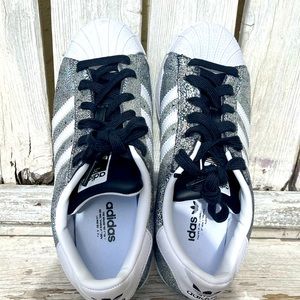 Adidas Superstar Athletic Shoes Size 6.5 silver/ white